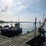 C14 Suedbalkon Mit Blick Ins Gruene & Nutzung Der Wellness- & Aktivbereiche Im 
