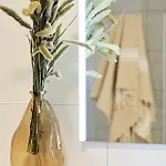 C14 Suedbalkon Mit Blick Ins Gruene & Nutzung Der Wellness- & Aktivbereiche Im 