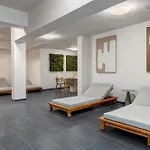 C14 Suedbalkon Mit Blick Ins Gruene & Nutzung Der Wellness- & Aktivbereiche Im 