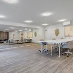 C14 Suedbalkon Mit Blick Ins Gruene & Nutzung Der Wellness- & Aktivbereiche Im 